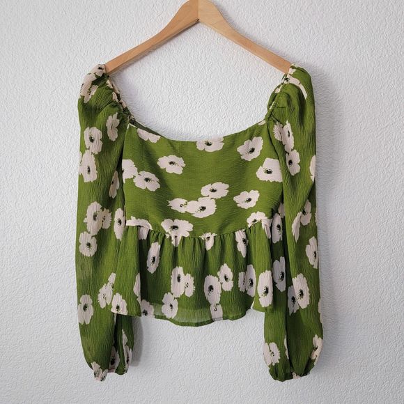 ASTR the Label Toscana Babydoll Blouse Green Floral Bubble Sleeve Size Small - Picture 5 of 10